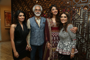 Designer Nikhita Tandon , FDCI President Sunil Sethi, Actress Anushka Ranjan and Designer Reynu Taandon